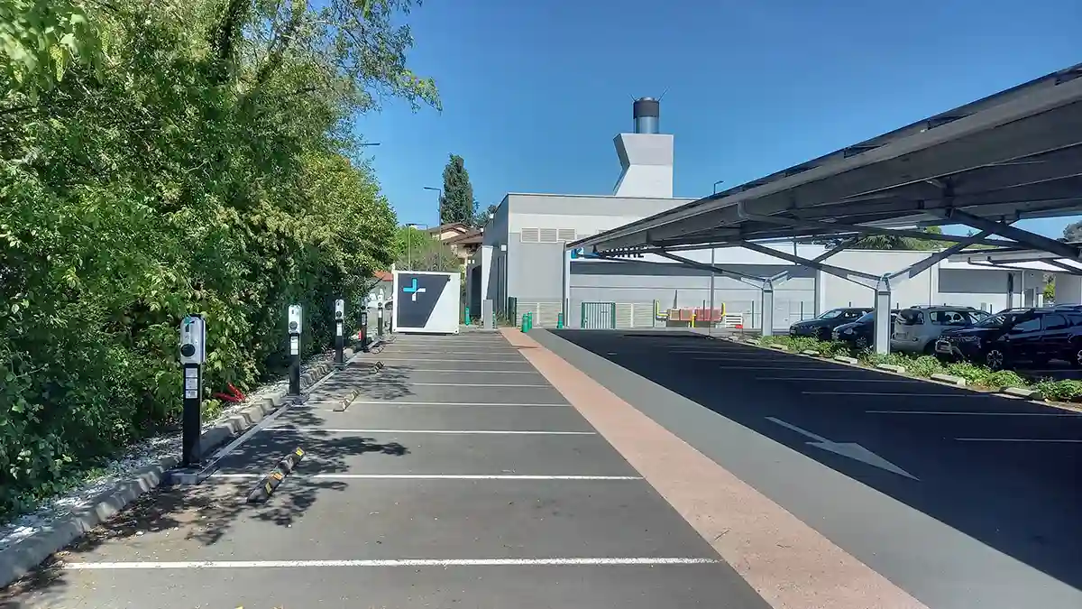 stockage-panneaux-solaires-hopitaux